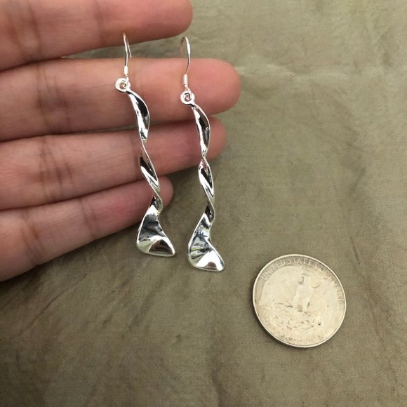 925 sterling silver dangle earrings NWOT - Picture 2 of 5